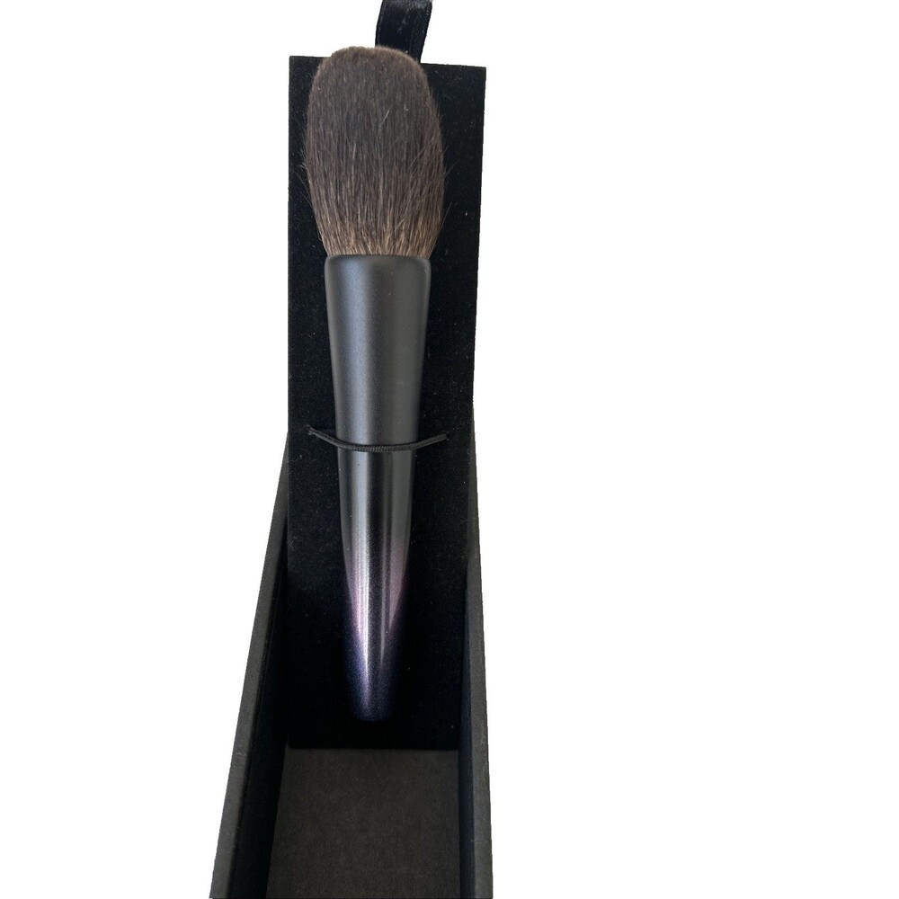 Surratt Beauty Artistique Face Brush Brand New In Box (Box has Shelf wear )